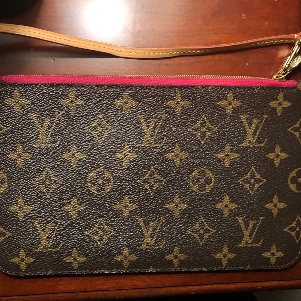 Authentic Louis Vuitton Neverfull MM Pochette